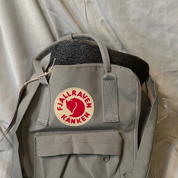 Fjallraven Kånken Backpack in Gray - Picture 2 of 5